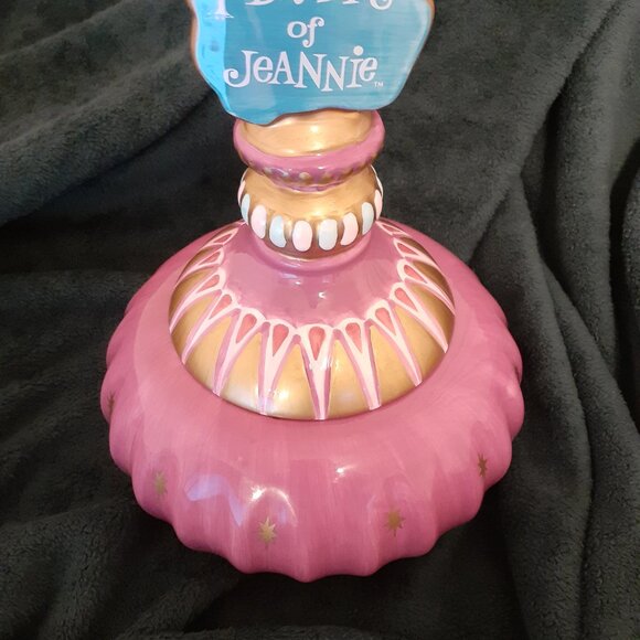 VANDOR YEAR 2000 Other - I DREAM OF JEANNIE 2000 VINTAGE VANDOR COOKIE JAR LIMITED EDITION LIKE NEW, MINT
